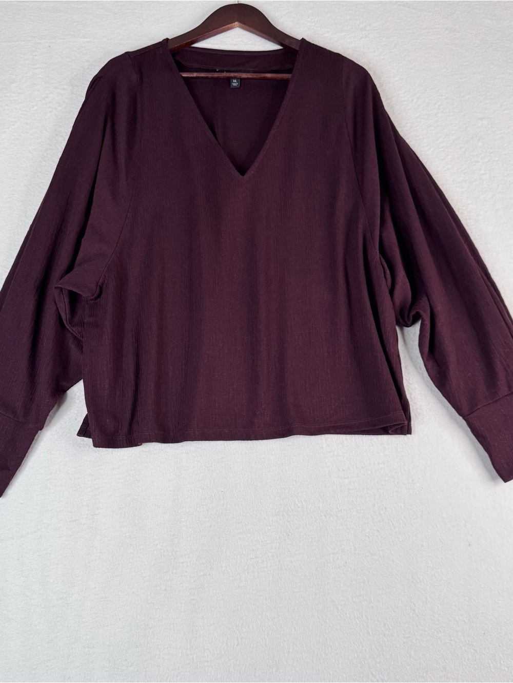 Banana Republic V-Neck Long Sleeve Top in Deep Plum